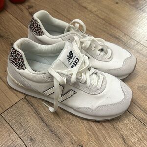 Like new! New Balance tennis shoes